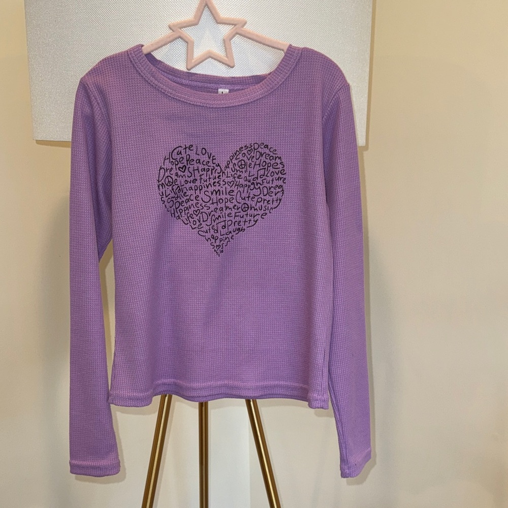 Lavender Heart Graphic Long Sleeve Tee Lester’s/Denny’s sale all in like new con